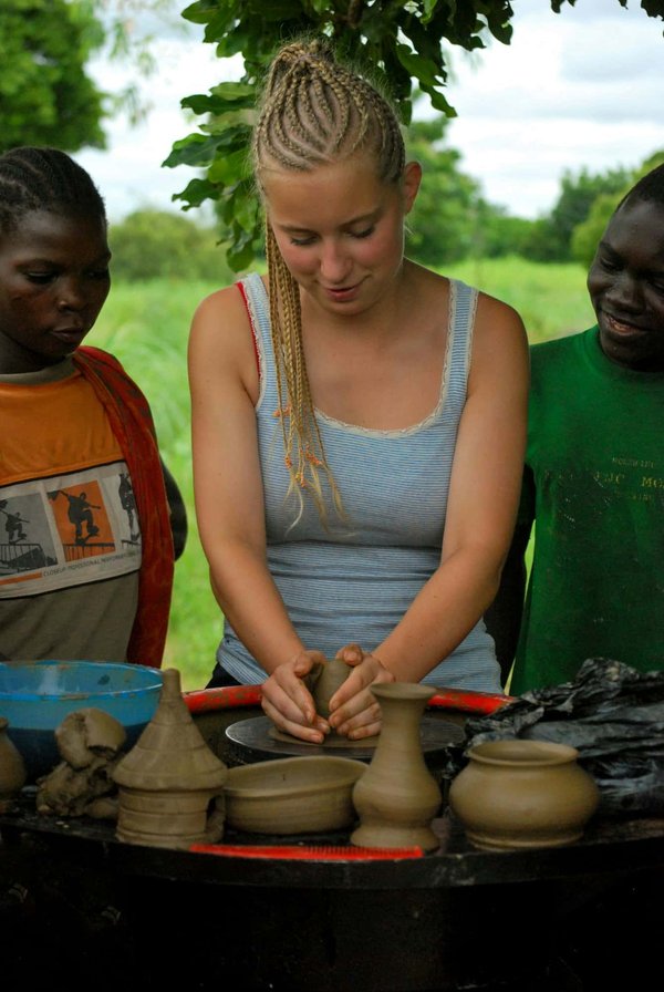 Quels sont les bienfaits des mouvements fluides du Tai Chi pour la rééducation des patients atteints de sclérose en plaques?